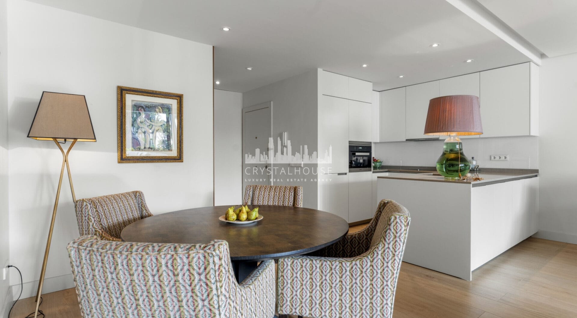 Położony w samym sercu prestiżowego kurortu Puente Romano, Drago 2-2 oferuje wyjątkowe połączenie luksusu i wygody.