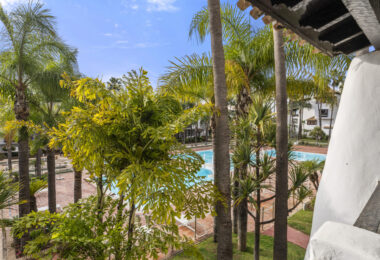 Położony w samym sercu prestiżowego kurortu Puente Romano, Drago 2-2 oferuje wyjątkowe połączenie luksusu i wygody.