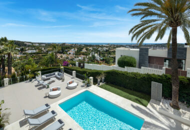 Villa Seraphina to niezwykła, niedawno odnowiona willa, która zachwyca architekturą i wystrojem wnętrz oraz położeniem w atrakcyjnej lokalizacji.