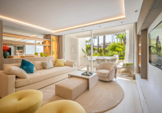 Położony w ekskluzywnym kurorcie Puente Romano, Granados 1-2 to wspaniały, nowoczesny apartament oferujący doskonałe połączenie luksusu i komfortu.