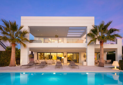 Witamy w Los Olivos 5, nowoczesnym arcydziele położonym w samym sercu prestiżowej doliny golfowej Nueva Andalucía.