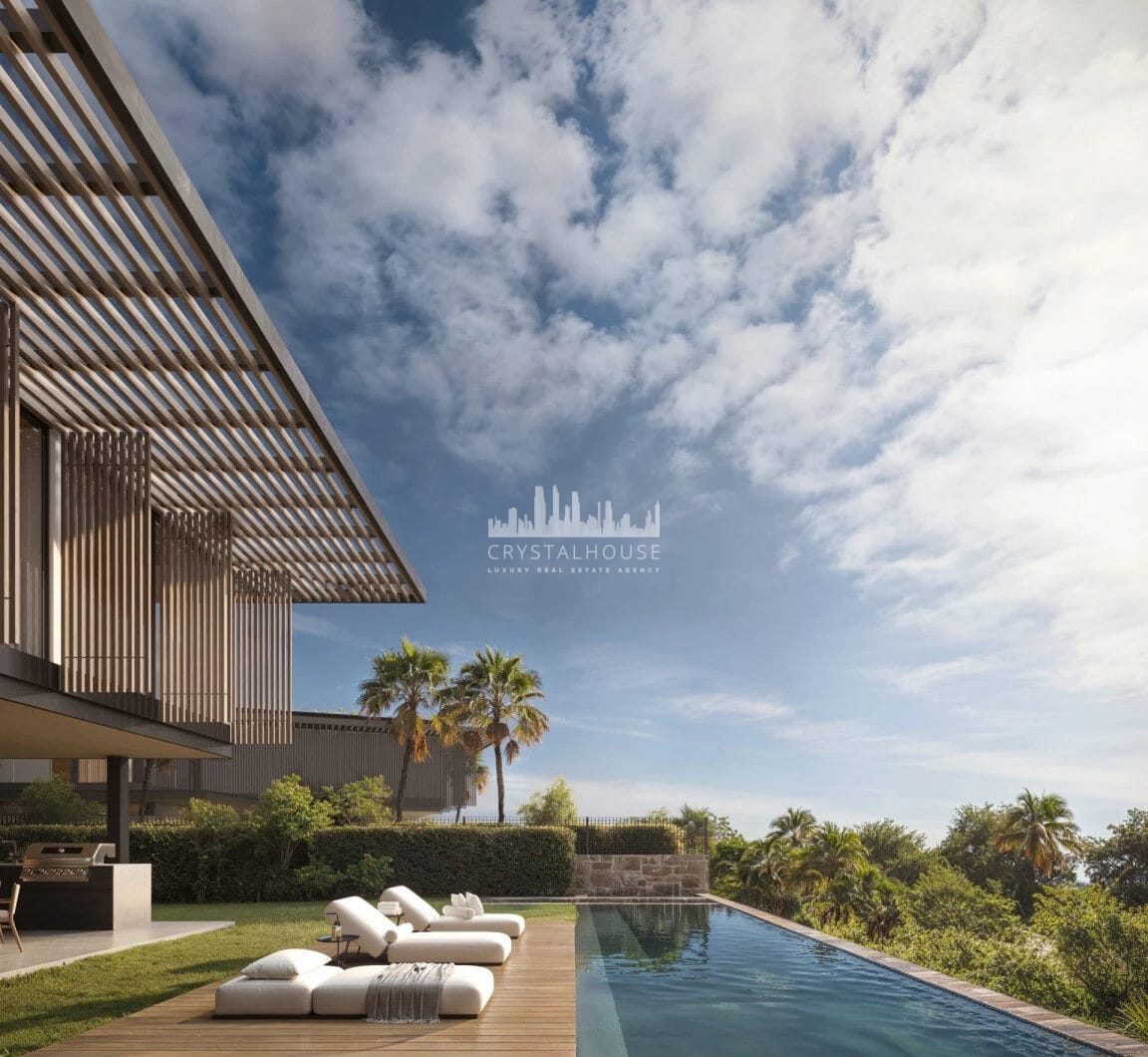 Odkryj Villa P, architektoniczne arcydzieło w Nueva Andalucia, gdzie każdy szczegół został zaprojektowany tak, aby oferować niezrównany styl życia.