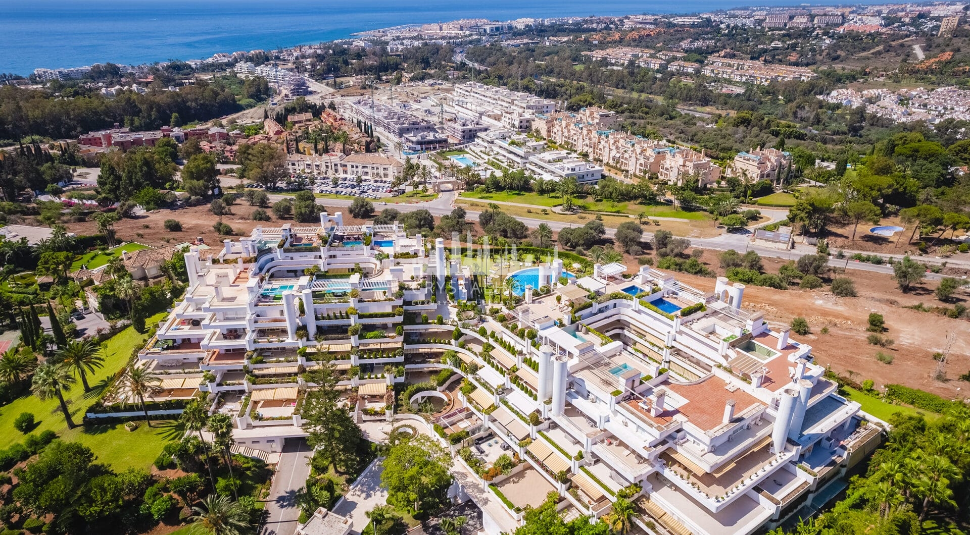 Wyremontowany apartament w Las Lomas z podgrzewanym basenem i widokiem na góry