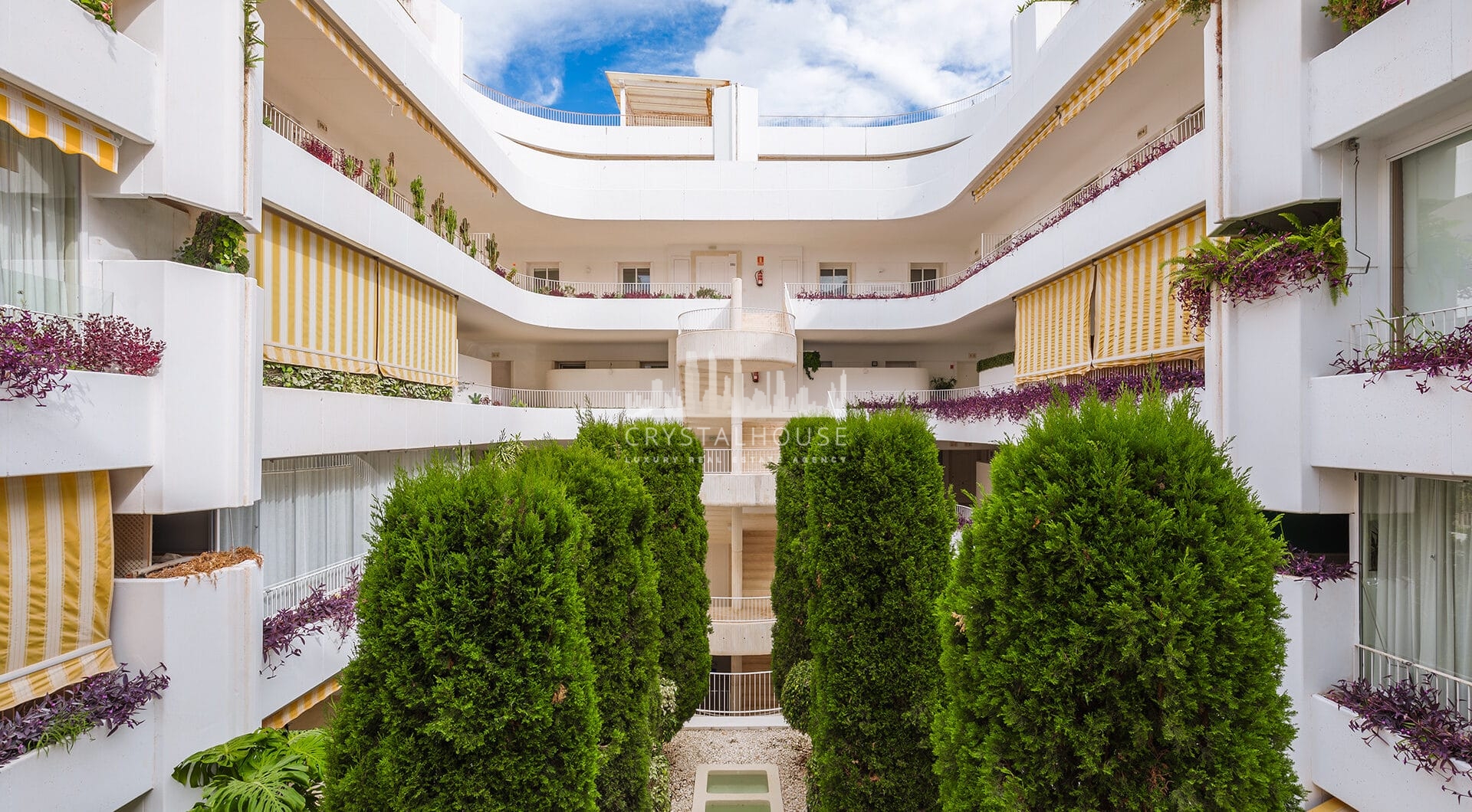 Wyremontowany apartament w Las Lomas z podgrzewanym basenem i widokiem na góry