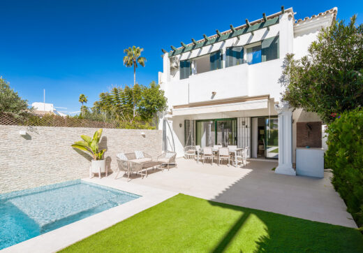 W pełni odnowiona nowoczesna willa z prywatnym basenem w najlepszej lokalizacji San Pedro