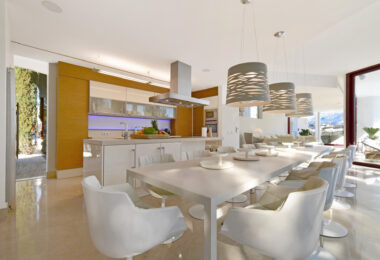 Współczesna willa z prywatnym basenem i ogrodem w Los Naranjos