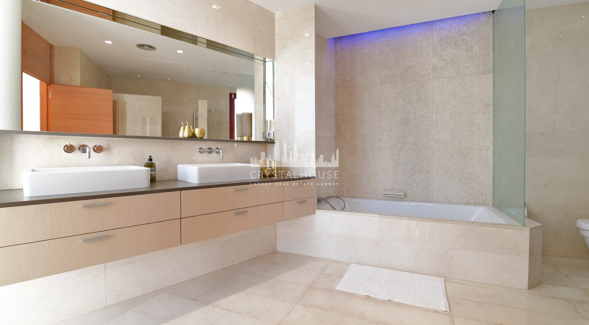 Współczesna willa z prywatnym basenem i ogrodem w Los Naranjos