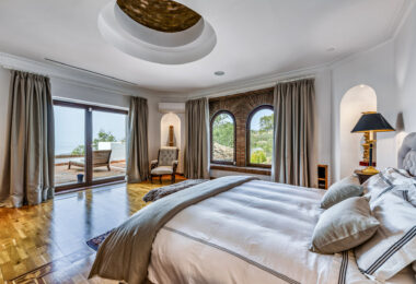 Zachwycająca willa z 7 sypialniami, panoramicznym widokiem na morze, prywatnym basenem i rozległą, 5-hektarową posiadłością w La Mairena