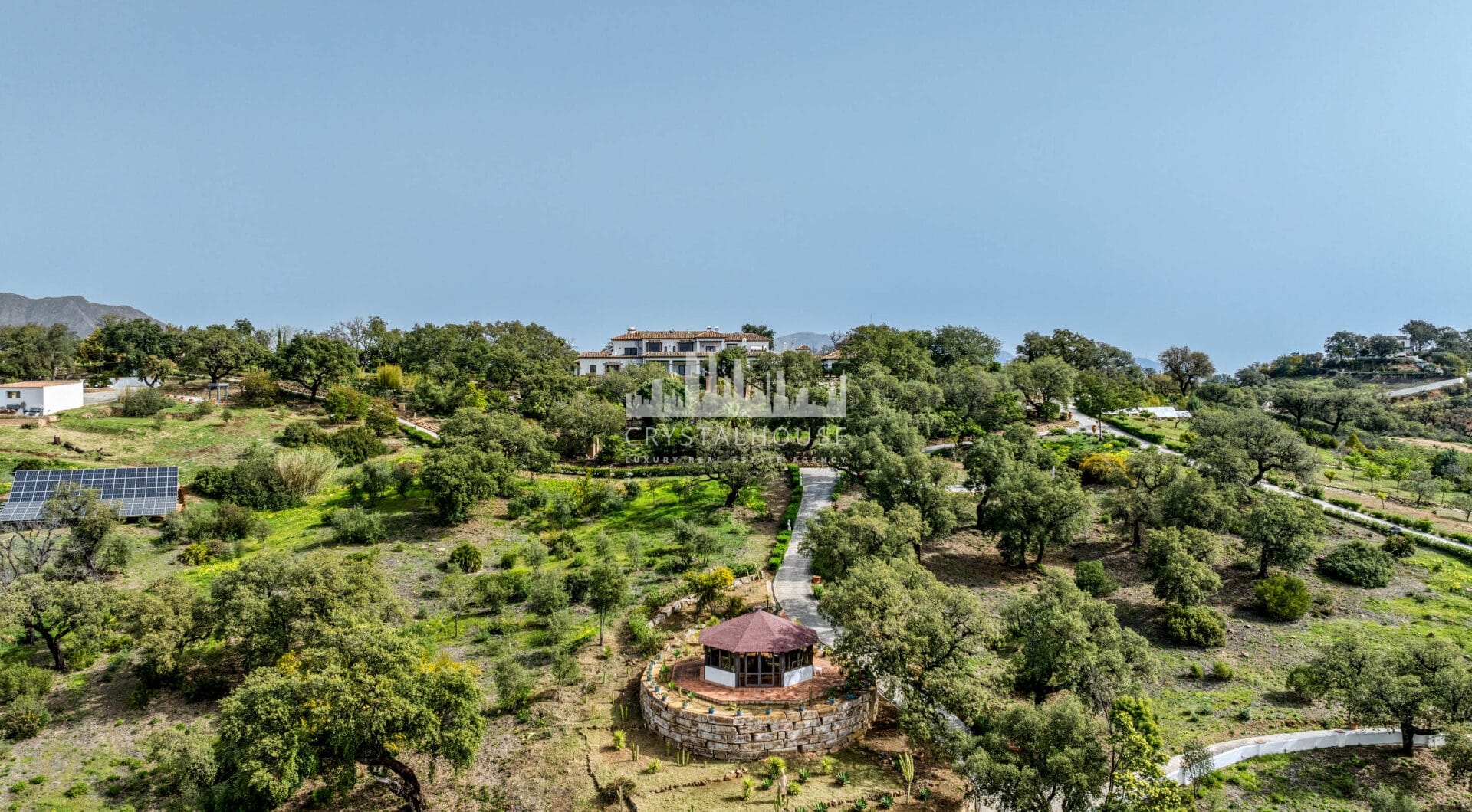 Zachwycająca willa z 7 sypialniami, panoramicznym widokiem na morze, prywatnym basenem i rozległą, 5-hektarową posiadłością w La Mairena