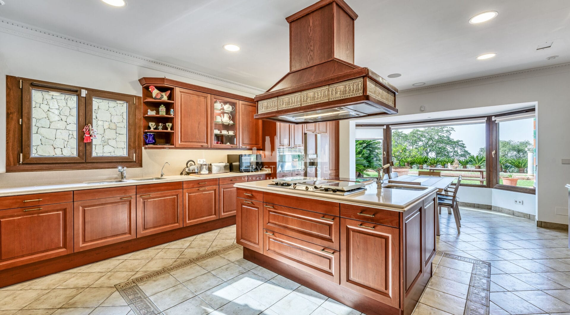 Zachwycająca willa z 7 sypialniami, panoramicznym widokiem na morze, prywatnym basenem i rozległą, 5-hektarową posiadłością w La Mairena