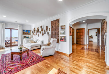 Zachwycająca willa z 7 sypialniami, panoramicznym widokiem na morze, prywatnym basenem i rozległą, 5-hektarową posiadłością w La Mairena