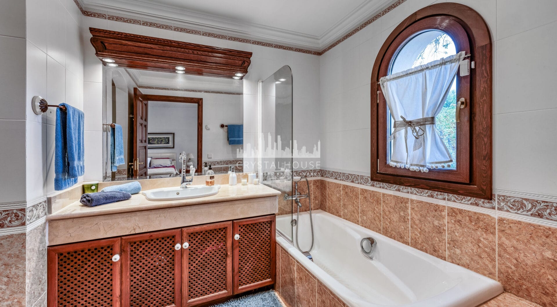 Zachwycająca willa z 7 sypialniami, panoramicznym widokiem na morze, prywatnym basenem i rozległą, 5-hektarową posiadłością w La Mairena