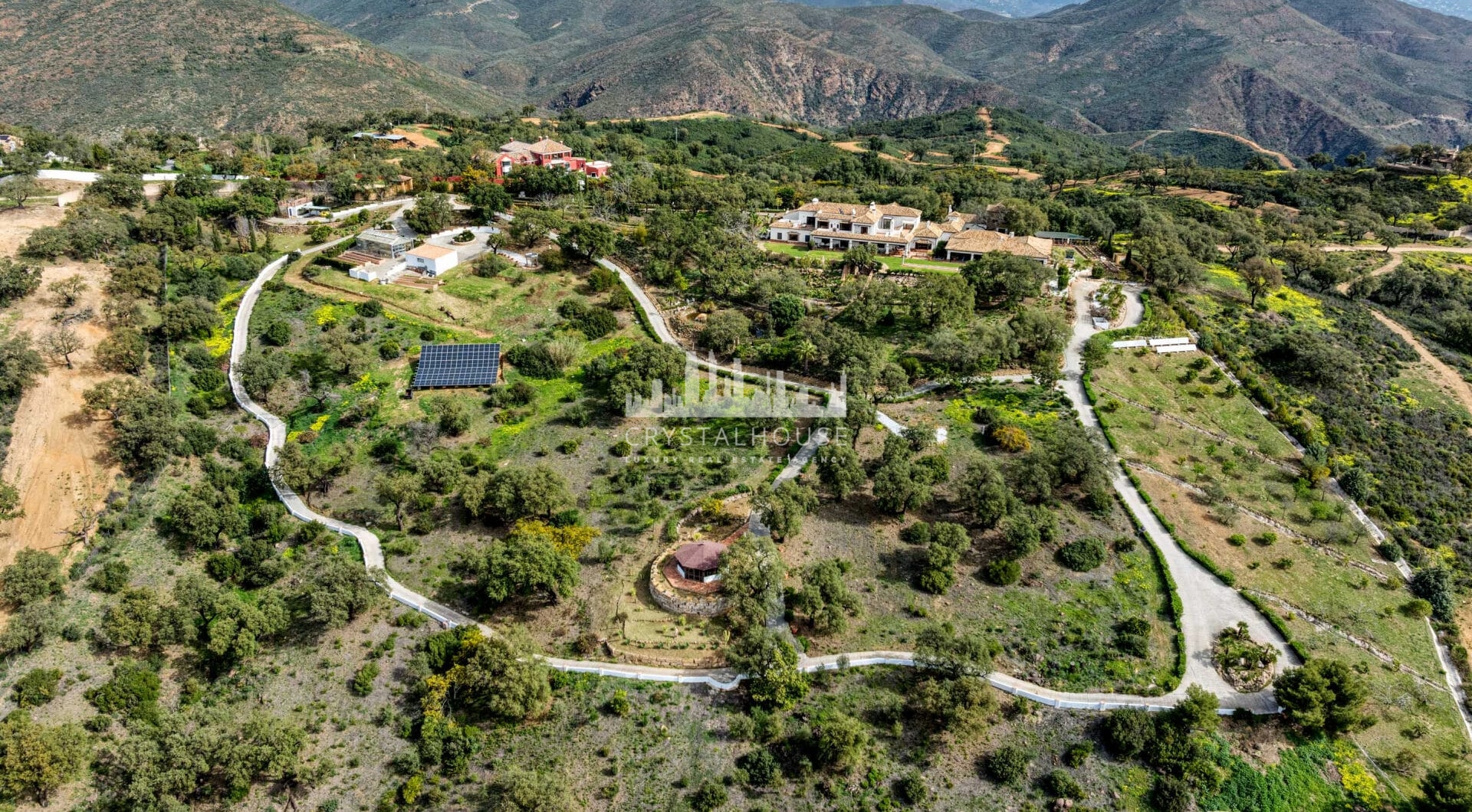 Zachwycająca willa z 7 sypialniami, panoramicznym widokiem na morze, prywatnym basenem i rozległą, 5-hektarową posiadłością w La Mairena