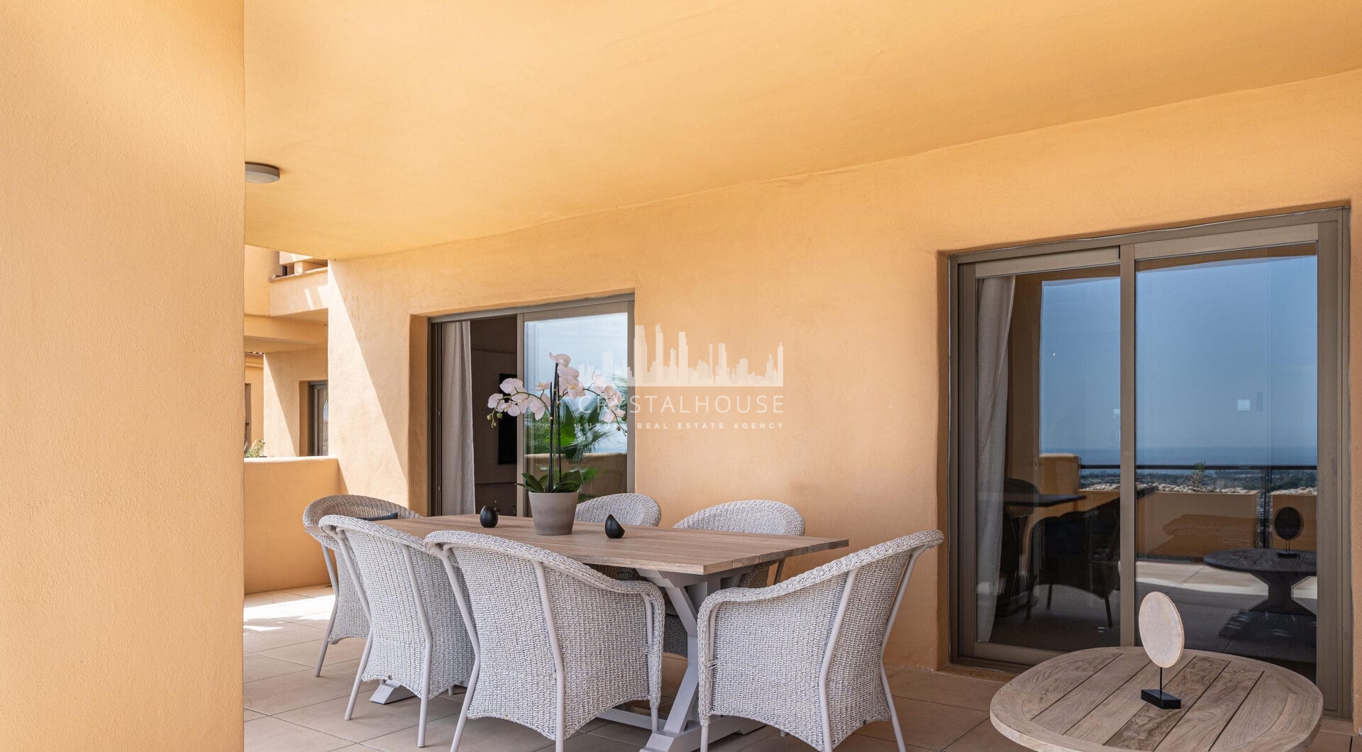 Nowoczesny apartament z panoramicznym widokiem na morze w Benahavís