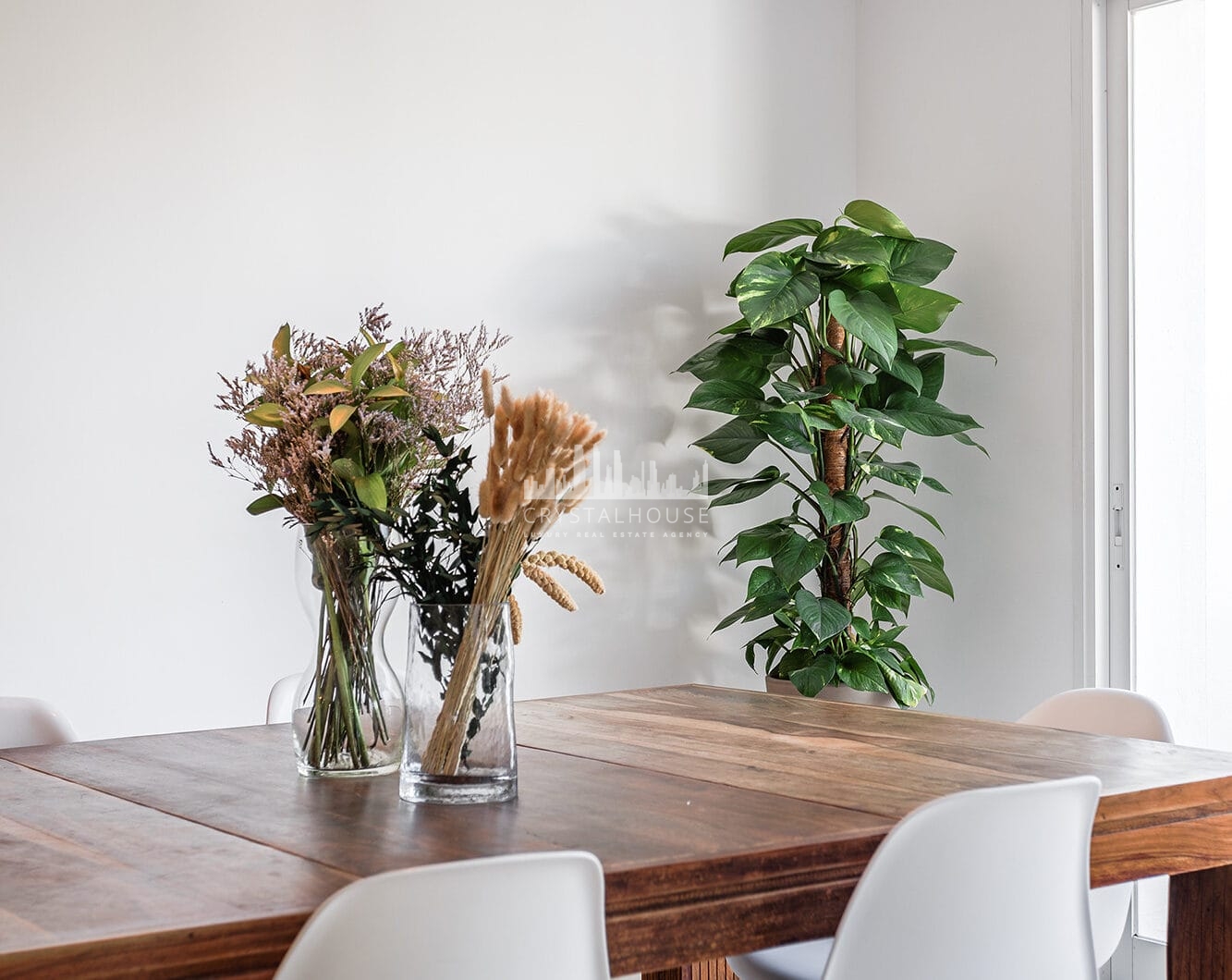 Przestronny dom szeregowy z 4 sypialniami i 4 łazienkami w prestiżowej dzielnicy La Quinta w Benahavís.