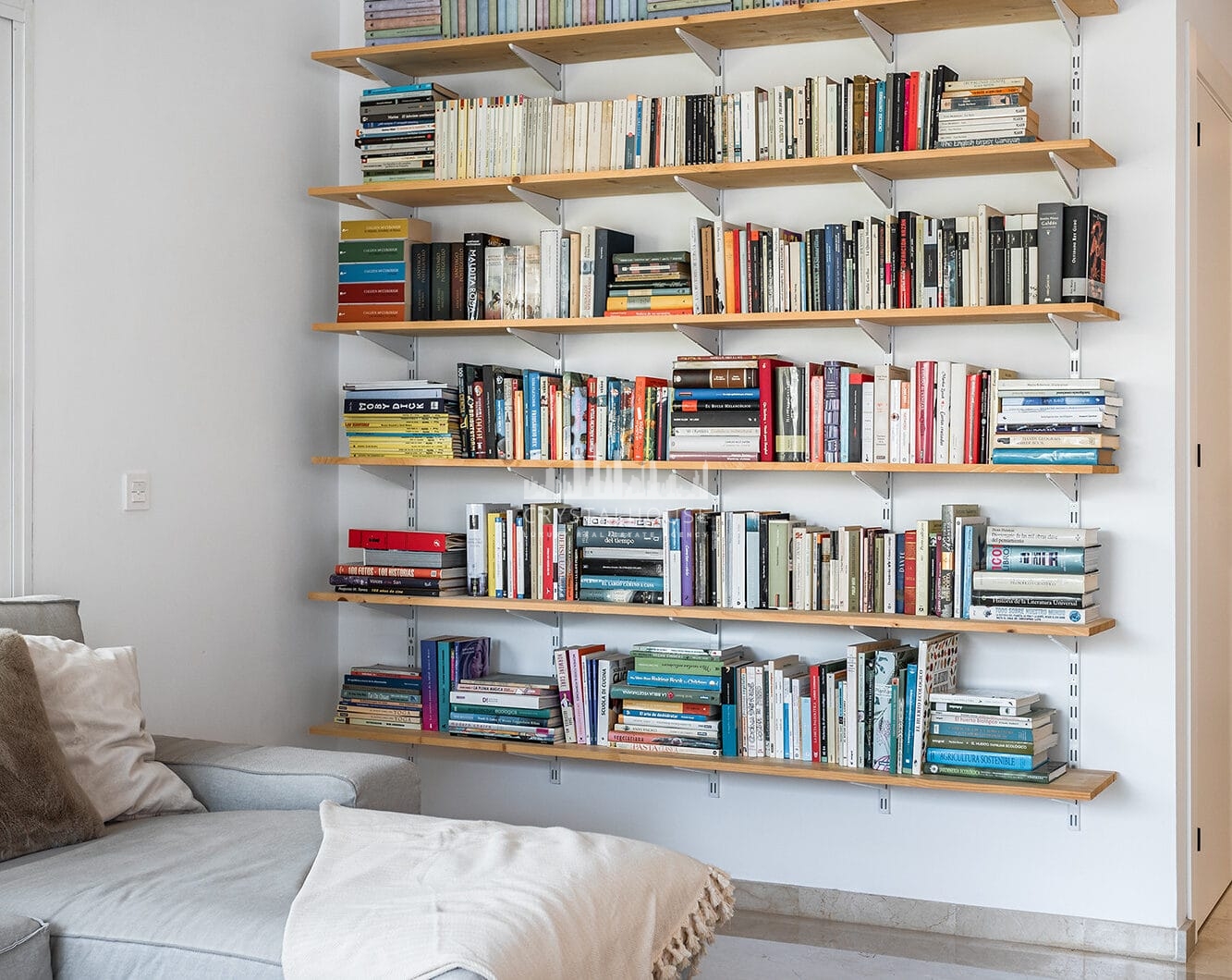 Przestronny dom szeregowy z 4 sypialniami i 4 łazienkami w prestiżowej dzielnicy La Quinta w Benahavís.