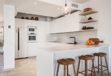 Przestronny dom szeregowy z 4 sypialniami i 4 łazienkami w prestiżowej dzielnicy La Quinta w Benahavís.