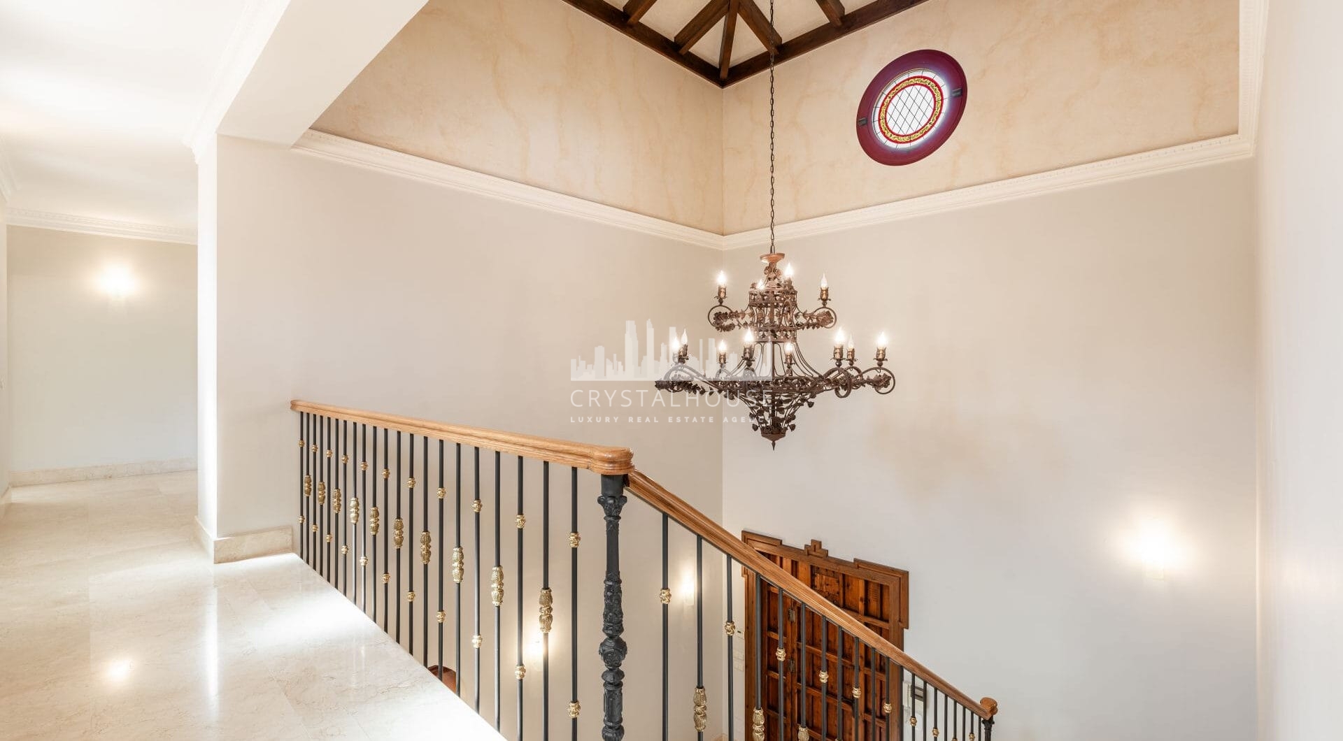 Ta willa jest arcydziełem andaluzyjskiego uroku i wyrafinowanego designu.