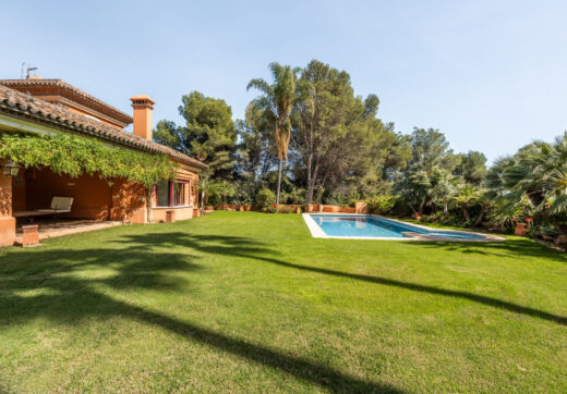 Ta willa jest arcydziełem andaluzyjskiego uroku i wyrafinowanego designu.