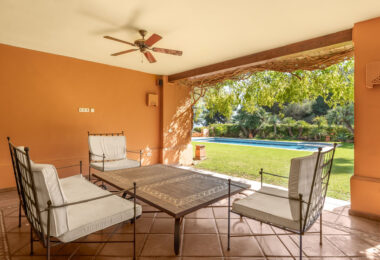 Ta willa jest arcydziełem andaluzyjskiego uroku i wyrafinowanego designu.