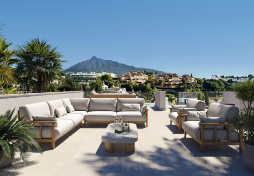 Villa Tulua to luksusowa willa o designerskim wystroju, położona w wymarzonej lokalizacji Nueva Andalucía, na wzniesieniu, z którego roztacza się niezrównana panorama.