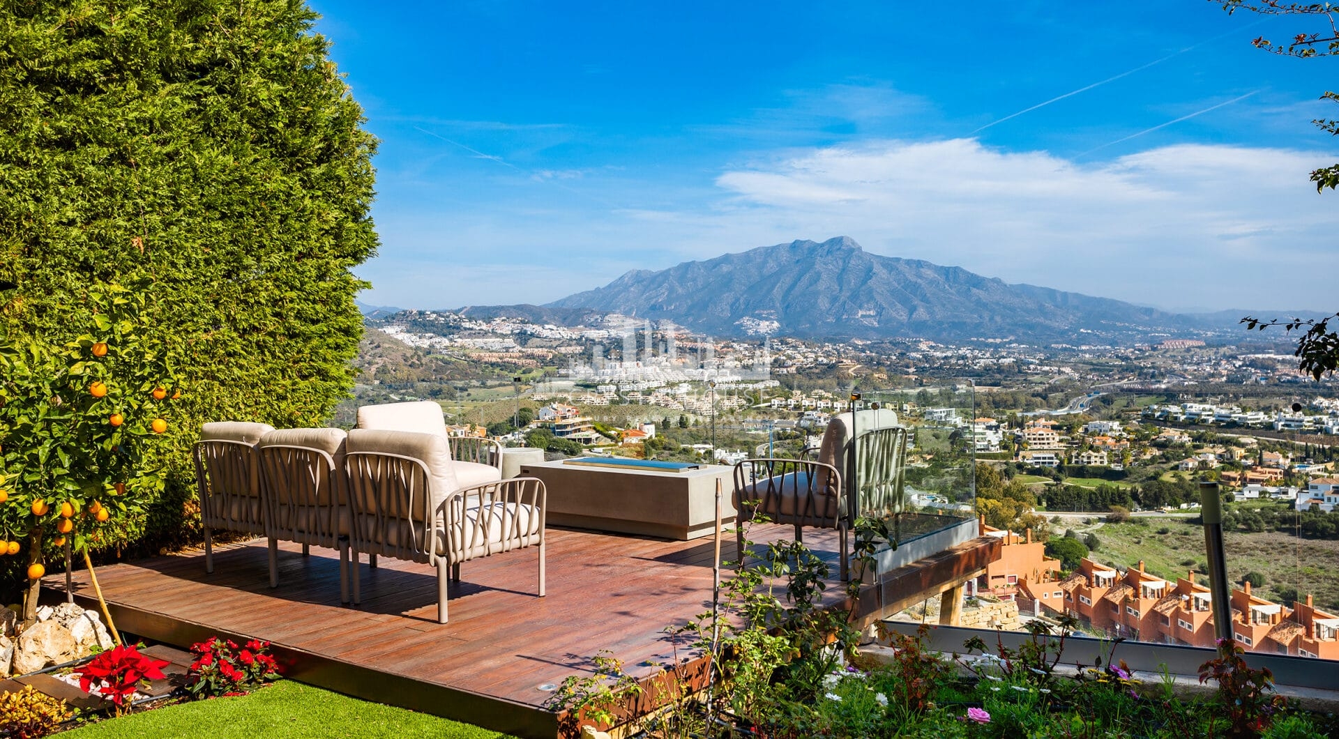 Nowoczesna willa bliźniacza w La Alqueria, Mijas, w prywatnym, zamkniętym osiedlu zaledwie 8 domów