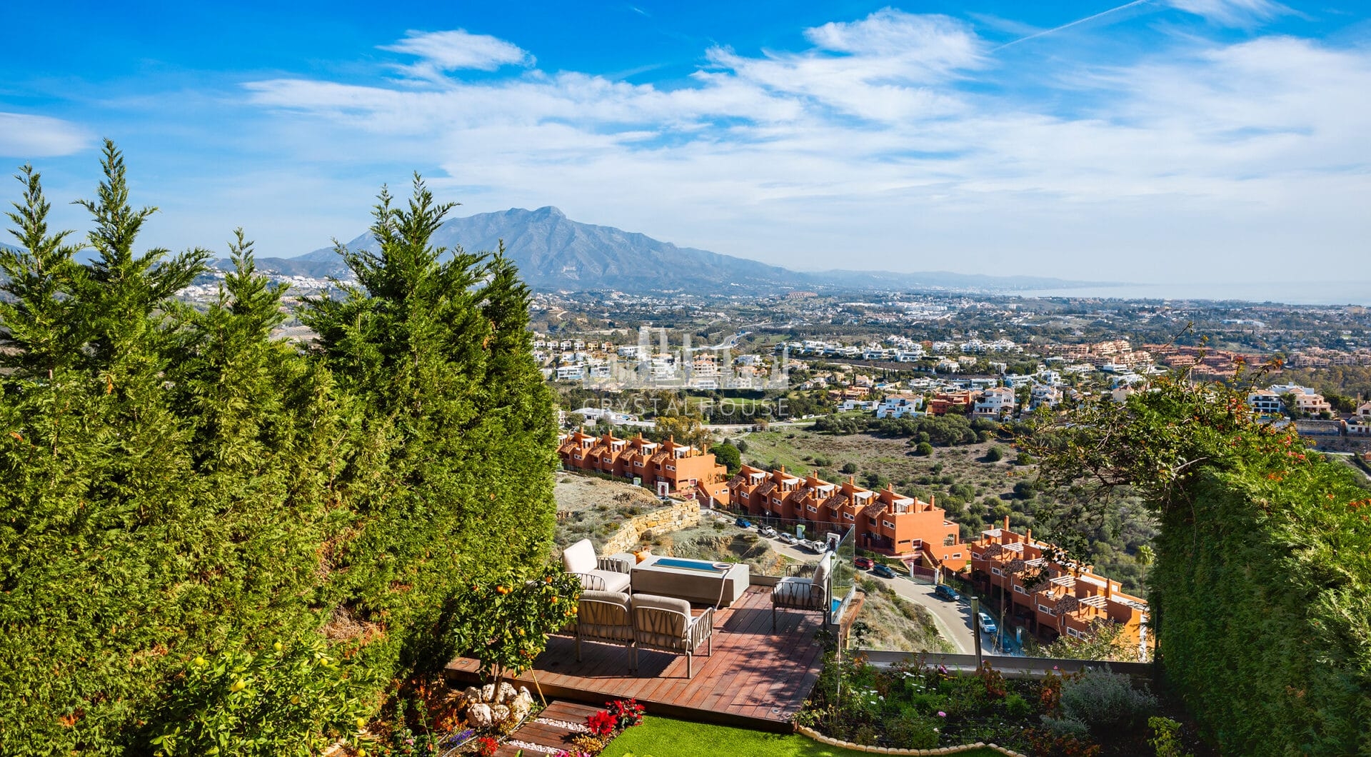 Nowoczesna willa bliźniacza w La Alqueria, Mijas, w prywatnym, zamkniętym osiedlu zaledwie 8 domów