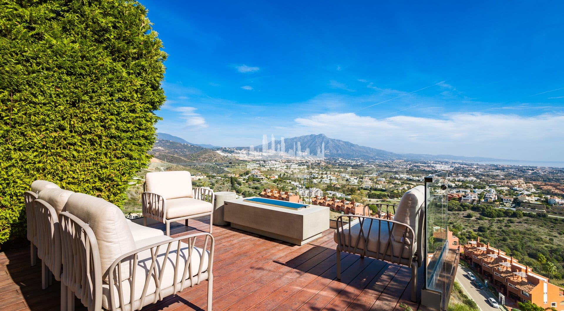 Nowoczesna willa bliźniacza w La Alqueria, Mijas, w prywatnym, zamkniętym osiedlu zaledwie 8 domów