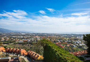 Nowoczesna willa bliźniacza w La Alqueria, Mijas, w prywatnym, zamkniętym osiedlu zaledwie 8 domów