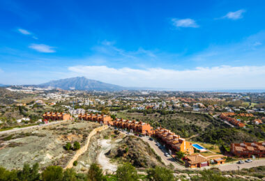 Nowoczesna willa bliźniacza w La Alqueria, Mijas, w prywatnym, zamkniętym osiedlu zaledwie 8 domów