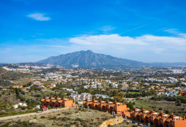 Nowoczesna willa bliźniacza w La Alqueria, Mijas, w prywatnym, zamkniętym osiedlu zaledwie 8 domów