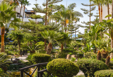 W pełni wyremontowany apartament luksusowy z ekspozycją południowo-zachodnią w Japanese Gardens, Marina Puente Romano