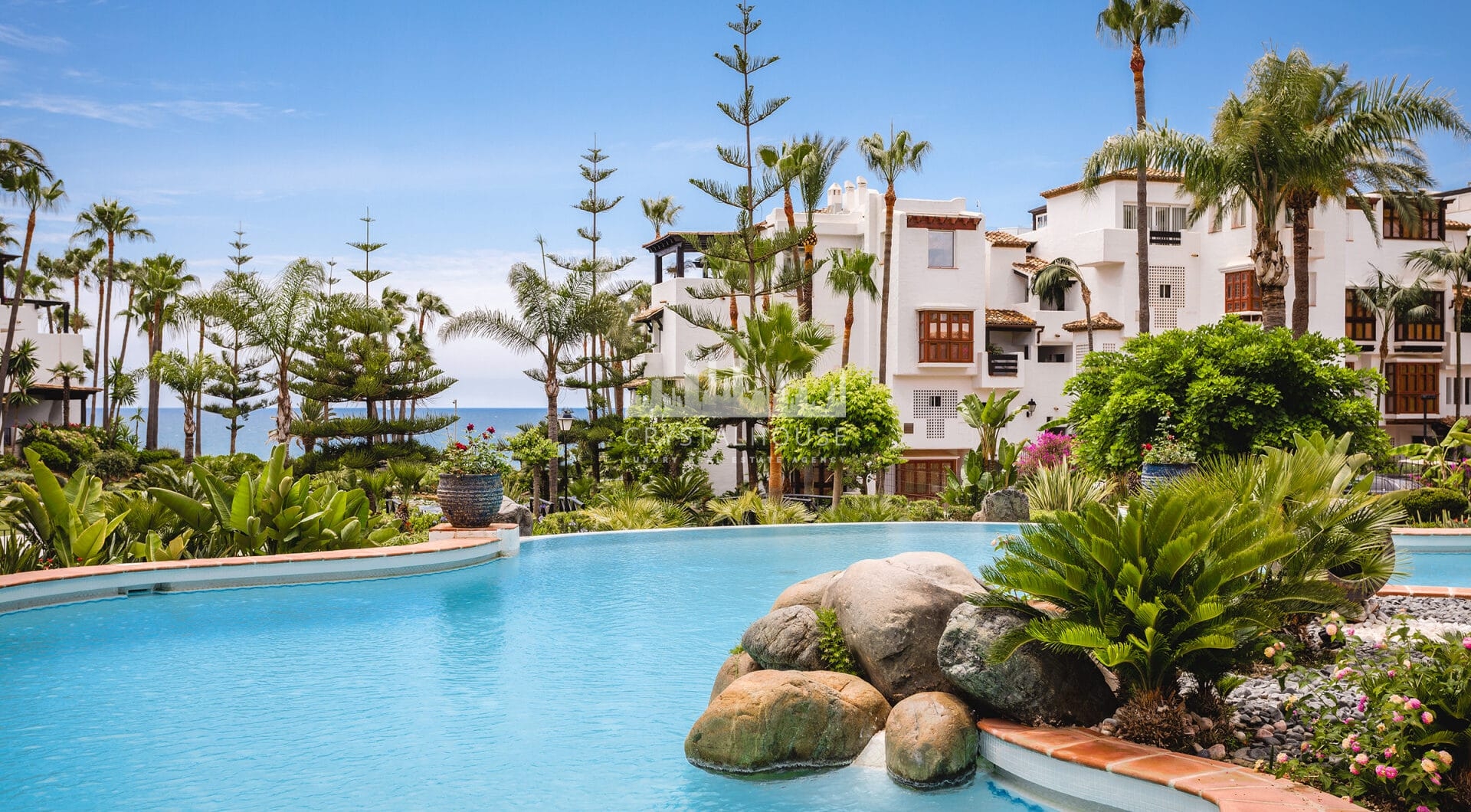 W pełni wyremontowany apartament luksusowy z ekspozycją południowo-zachodnią w Japanese Gardens, Marina Puente Romano