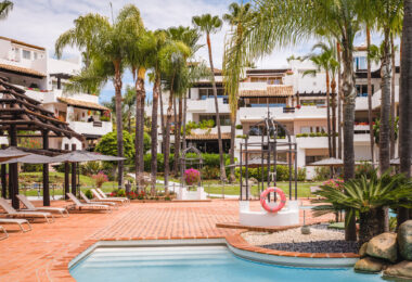 W pełni wyremontowany apartament luksusowy z ekspozycją południowo-zachodnią w Japanese Gardens, Marina Puente Romano