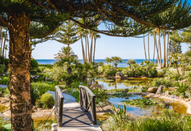 W pełni wyremontowany apartament luksusowy z ekspozycją południowo-zachodnią w Japanese Gardens, Marina Puente Romano