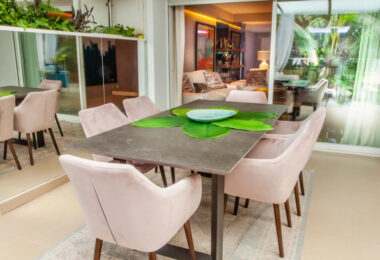 Stylowy, w pełni wyremontowany apartament na parterze w Las Lomas del Marbella Club, Złota Mila