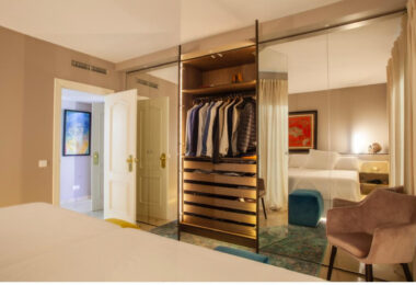 Stylowy, w pełni wyremontowany apartament na parterze w Las Lomas del Marbella Club, Złota Mila