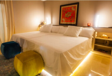 Stylowy, w pełni wyremontowany apartament na parterze w Las Lomas del Marbella Club, Złota Mila