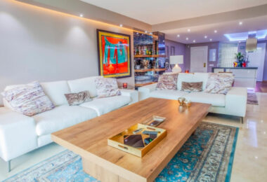 Stylowy, w pełni wyremontowany apartament na parterze w Las Lomas del Marbella Club, Złota Mila