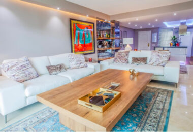 Stylowy, w pełni wyremontowany apartament na parterze w Las Lomas del Marbella Club, Złota Mila