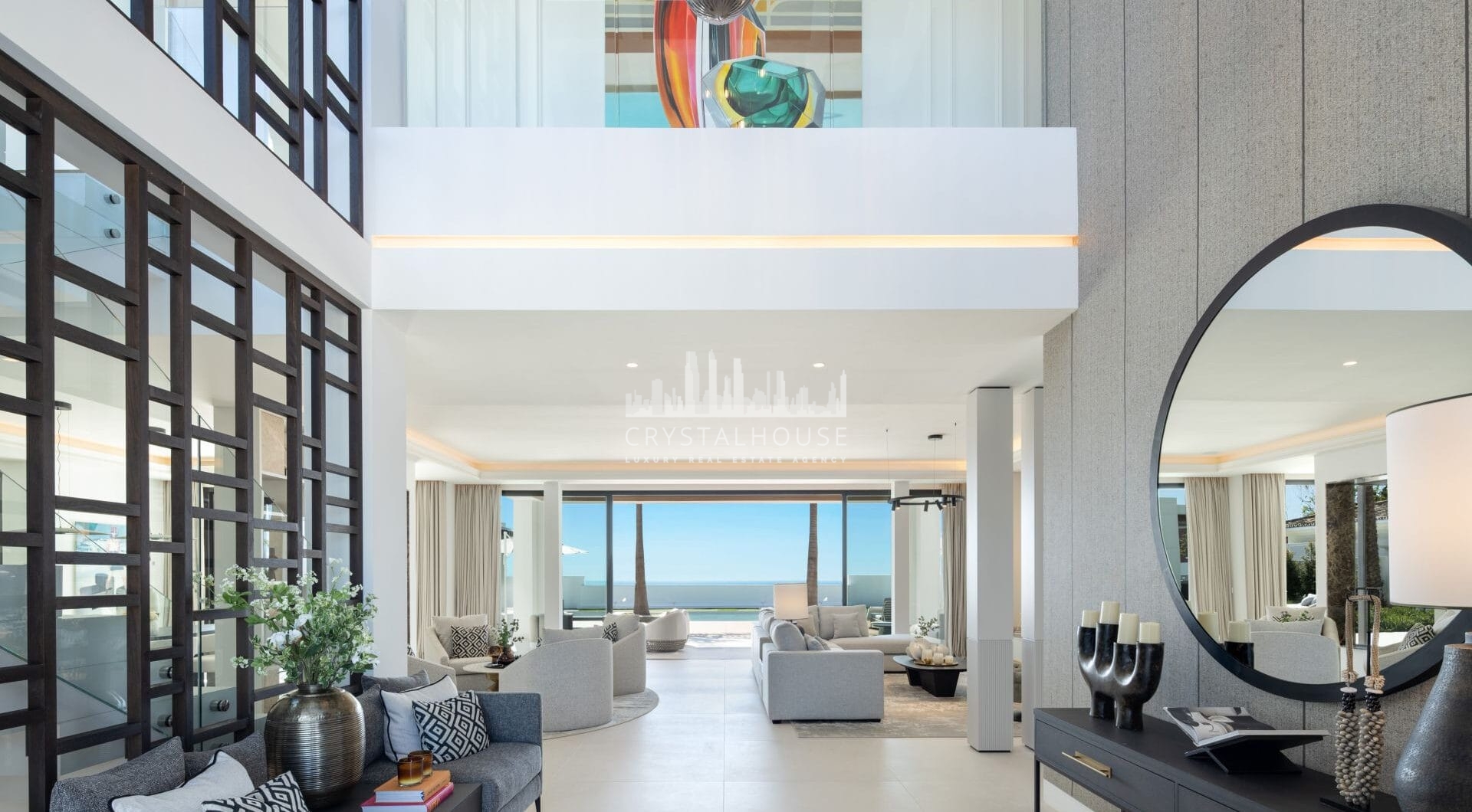 Przedstawiamy Villa Solace, luksusową willę  na sprzedaż w bardzo popularnej urbanizacji Monte Halcones.