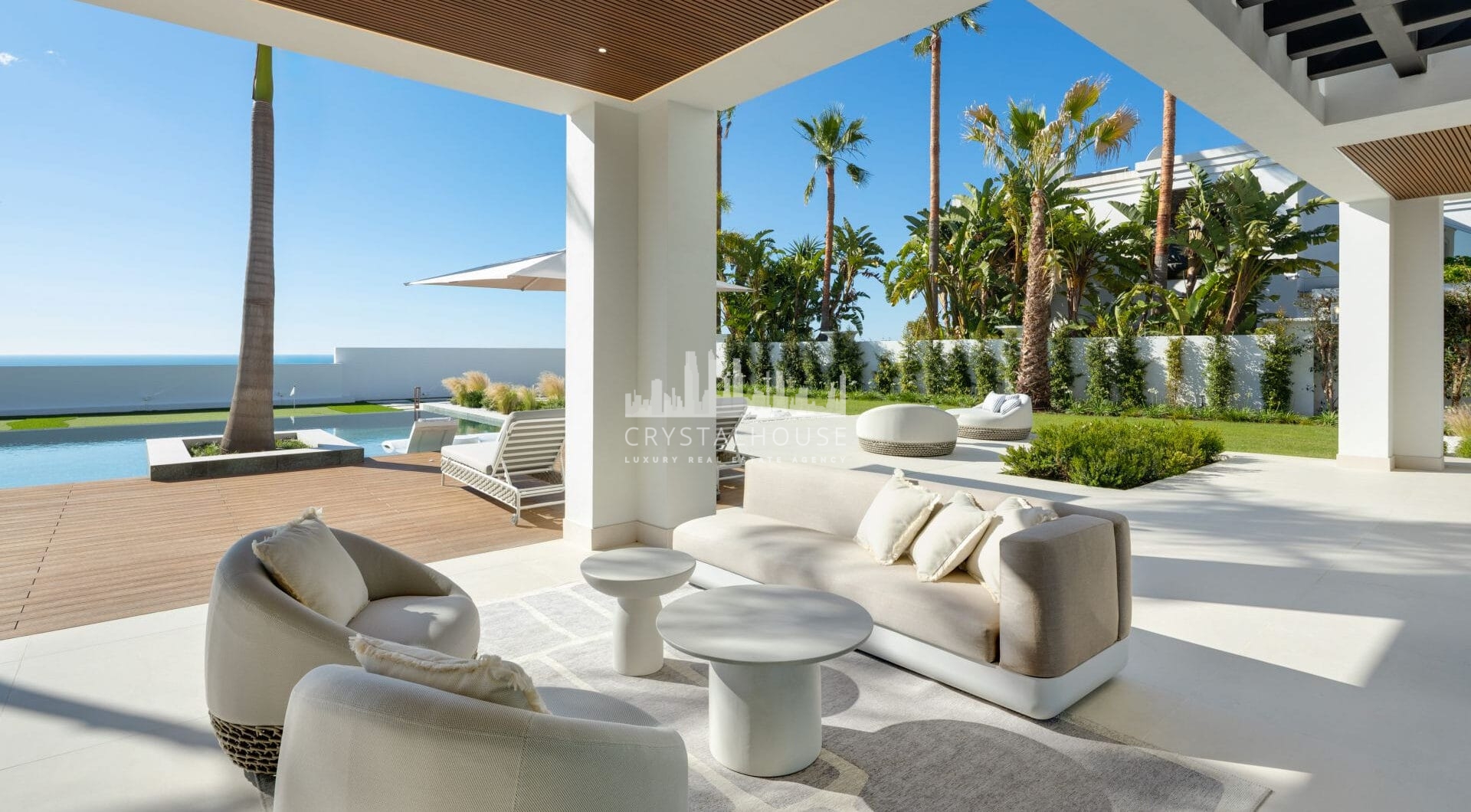 Przedstawiamy Villa Solace, luksusową willę  na sprzedaż w bardzo popularnej urbanizacji Monte Halcones.