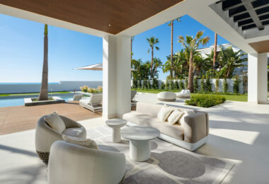 Przedstawiamy Villa Solace, luksusową willę  na sprzedaż w bardzo popularnej urbanizacji Monte Halcones.