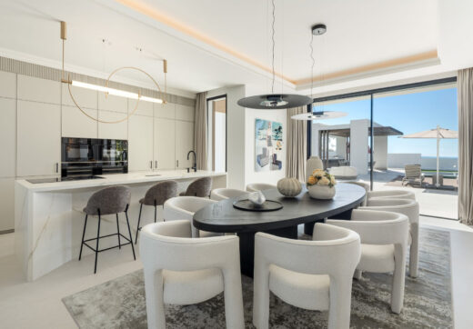 Przedstawiamy Villa Solace, luksusową willę  na sprzedaż w bardzo popularnej urbanizacji Monte Halcones.