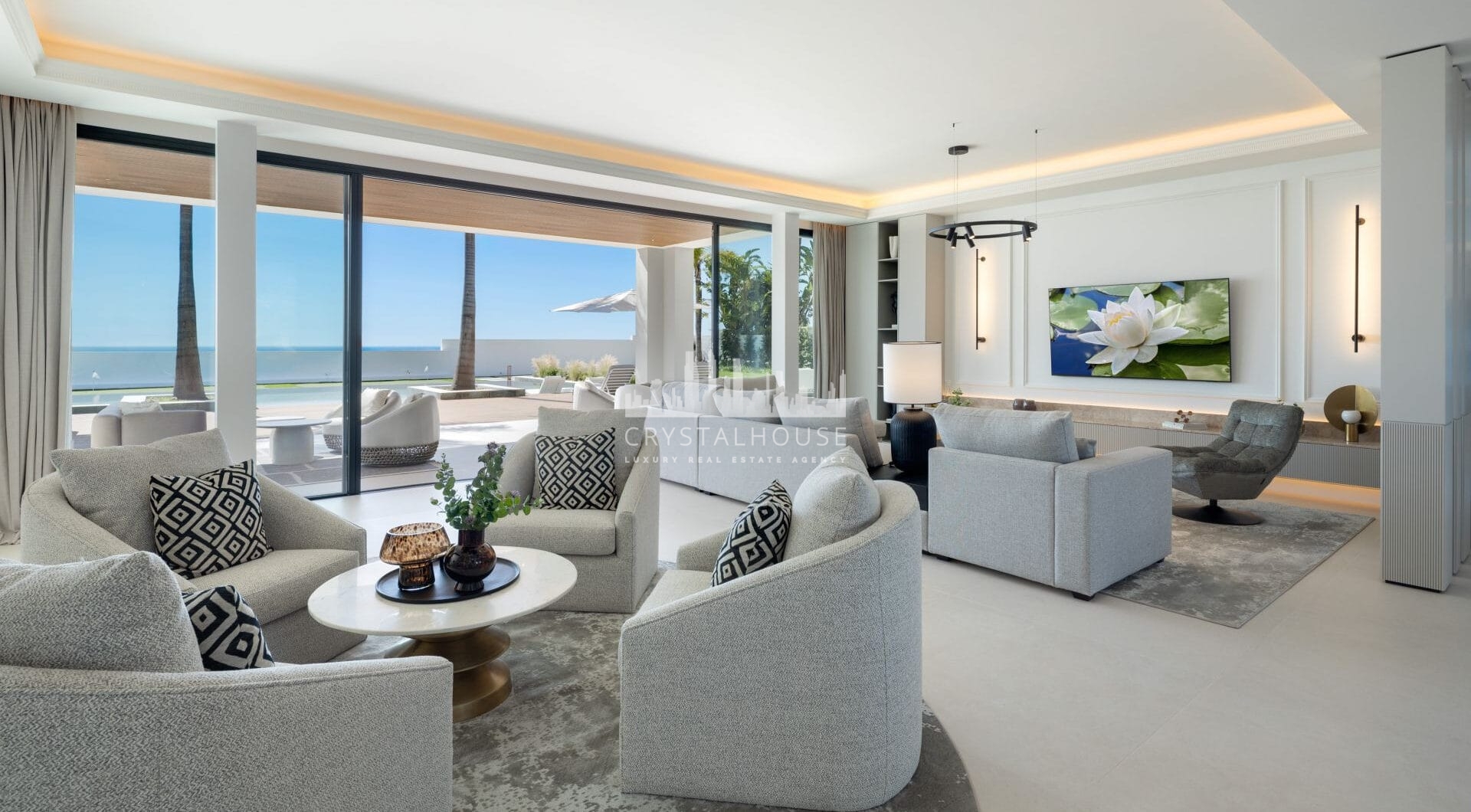 Przedstawiamy Villa Solace, luksusową willę  na sprzedaż w bardzo popularnej urbanizacji Monte Halcones.