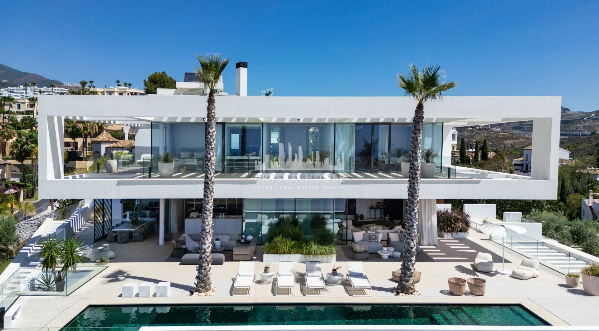 Villa Mika to nowoczesna willa na sprzedaż w La Quinta.