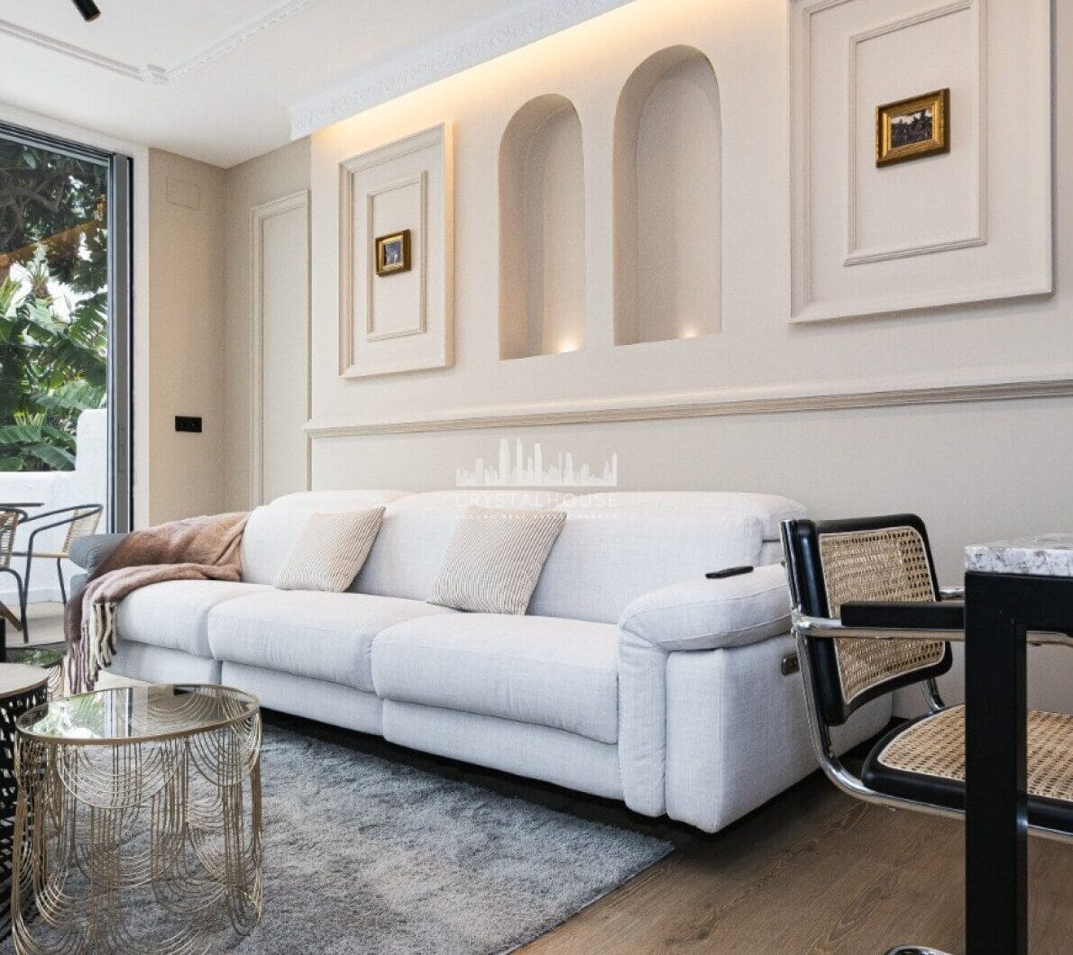 W PEŁNI ODNOWIONE LUKSUSOWE MIESZKANIE W PUENTE ROMANO BEACH RESORT AND SPA, W SERCU ZŁOTEJ MILY.