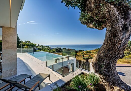 Nowoczesna willa z widokiem na morze i góry w Benalmádena