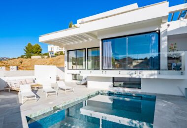 NOWA NOWOCZESNA WILLA Z WIDOKIEM NA POLE GOLFOWE W LA ALQUERÍA, BENAHAVÍS