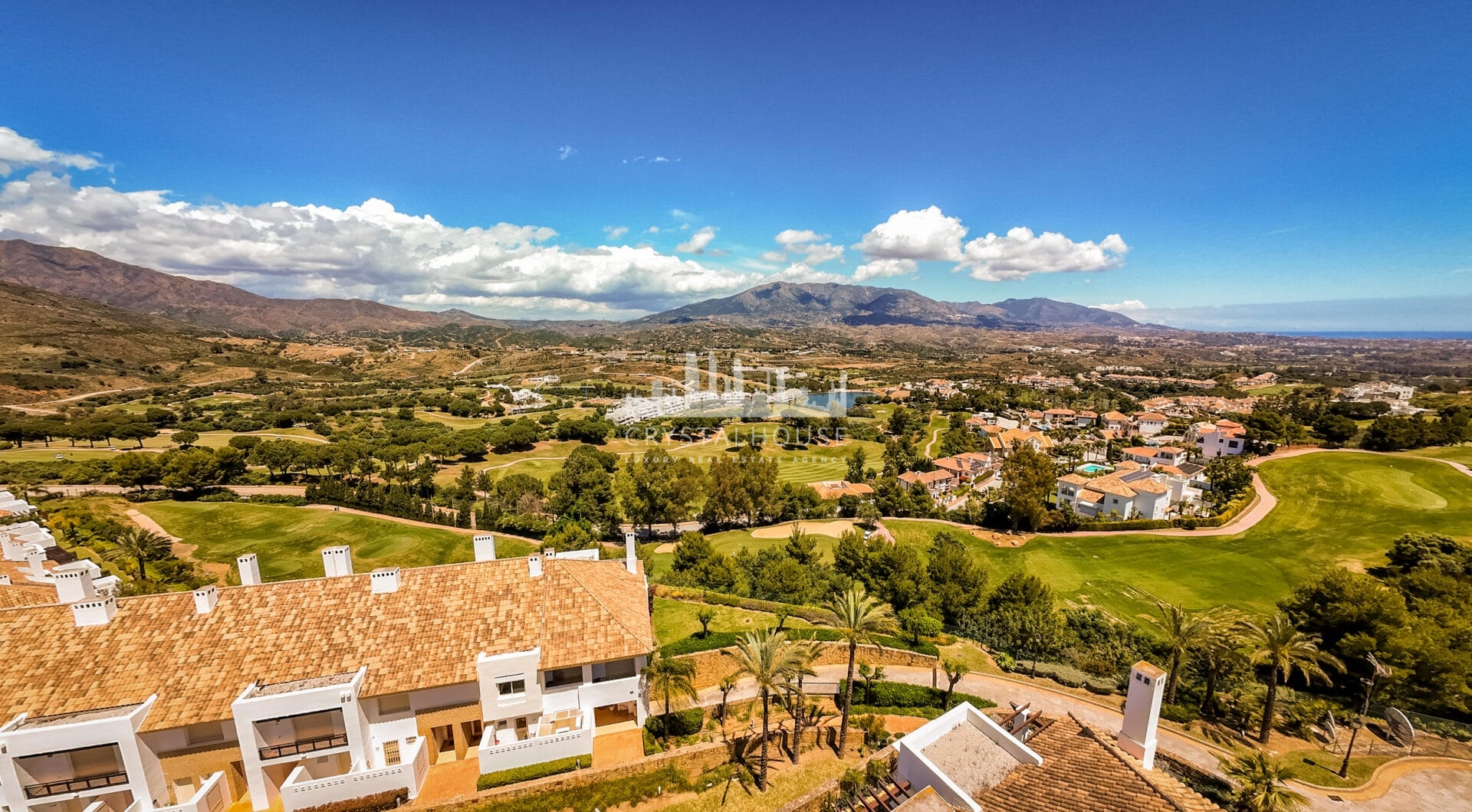 Elegancki północno-wschodni zwrócony, trzypokojowa kamienica w La Cala Golf, Mijas